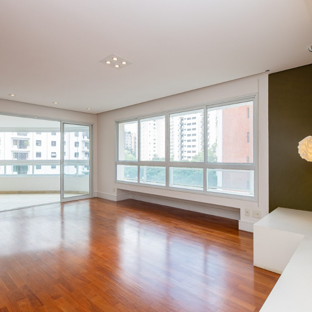 1741352670057-remax_2