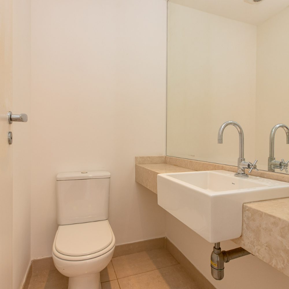 1741352670360-remax_17